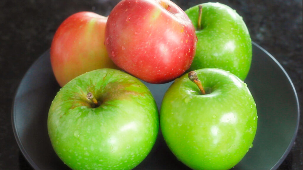 apples for apple crisp macarons